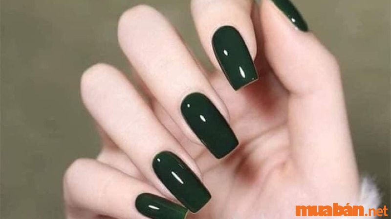 Mẫu nail trơn xanh rêu ấn tượng, xu hướng 2023