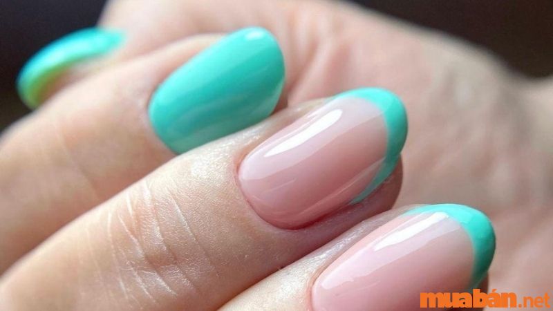 Mẫu nail french xanh lục bảo cá tính và thu hút