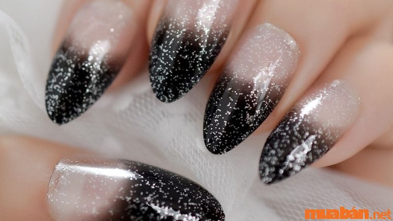 Nail trơn ombre đen kim tuyến ma mị và đầy cuốn hút