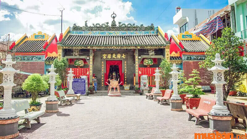 Đền Kiến An Cung hay chùa Ông Quách - địa điểm check-in Đồng Tháp