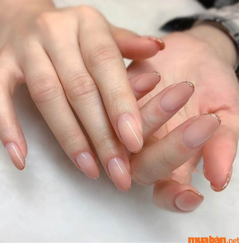 Mẫu nail hồng thạch đơn giản