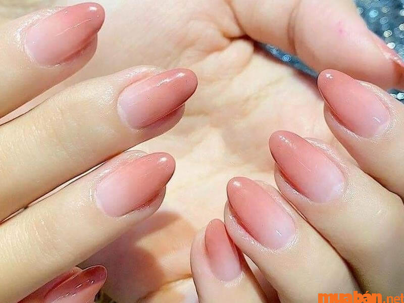 Mẫu nail hồng thạch ombre nhẹ nhàng