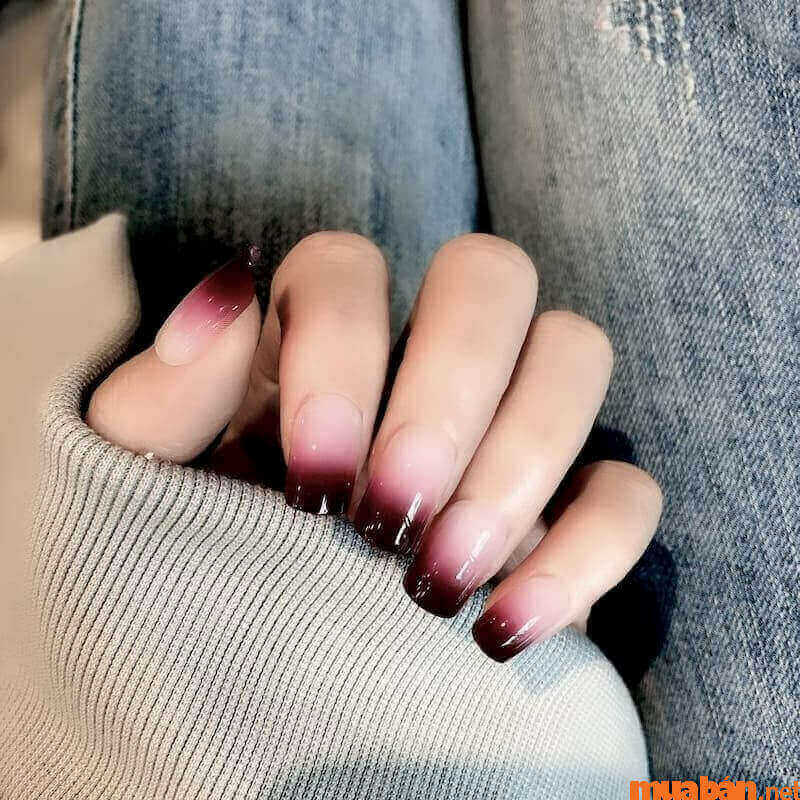 Mẫu nail hồng thạch ombre cá tính hiện đại