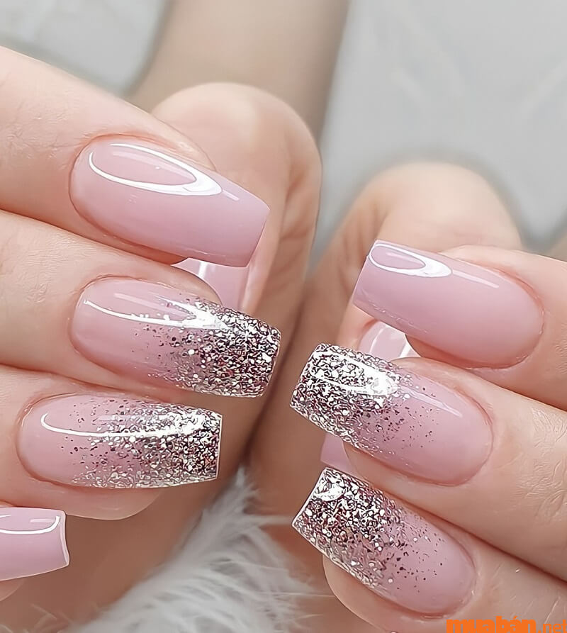 Mẫu nail hồng thạch kim tuyến nhẹ nhàng