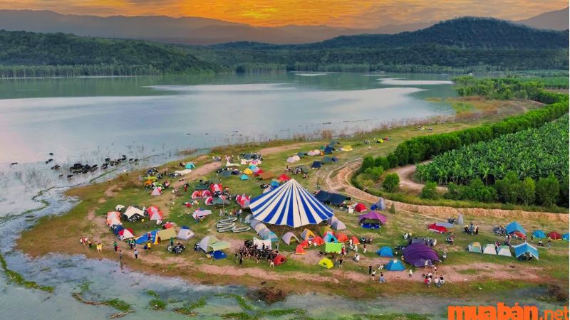 Cắm trại tại Hồ Dầu Tiếng