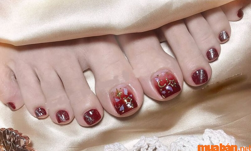 Những mẫu nail chân xinh xắn với nhiều kiểu vẽ cách điệu sang trọng 2022 -  biri.vn