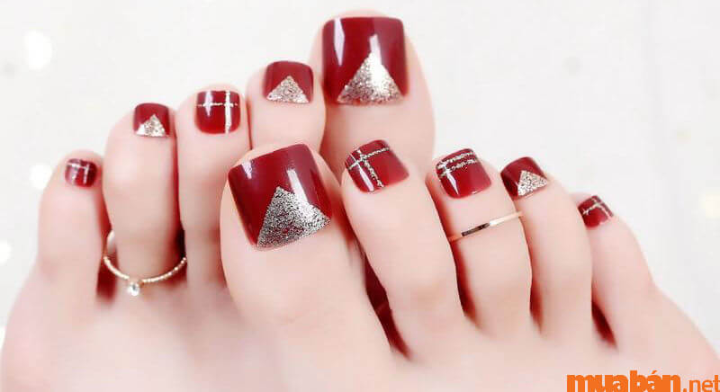 Top các mẫu sơn móng chân màu đỏ mận giúp nàng tôn da | websosanh.vn