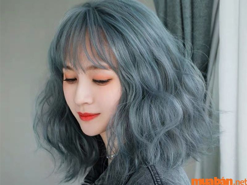 Mẫu tóc màu xanh khói bạc thu hút