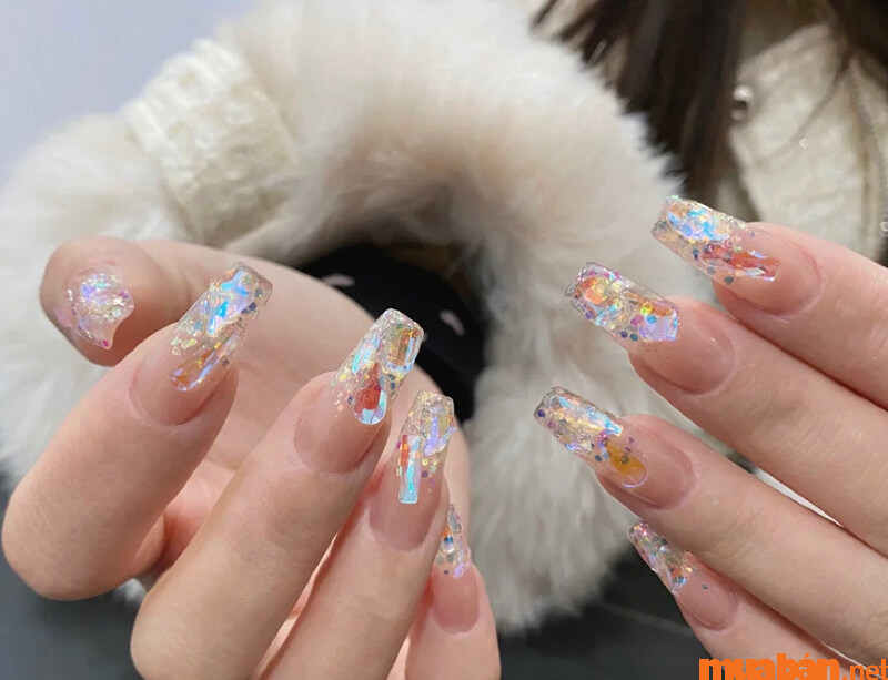 Mẫu nail Hàn Quốc phong cách Chunky Glitter sang chảnh