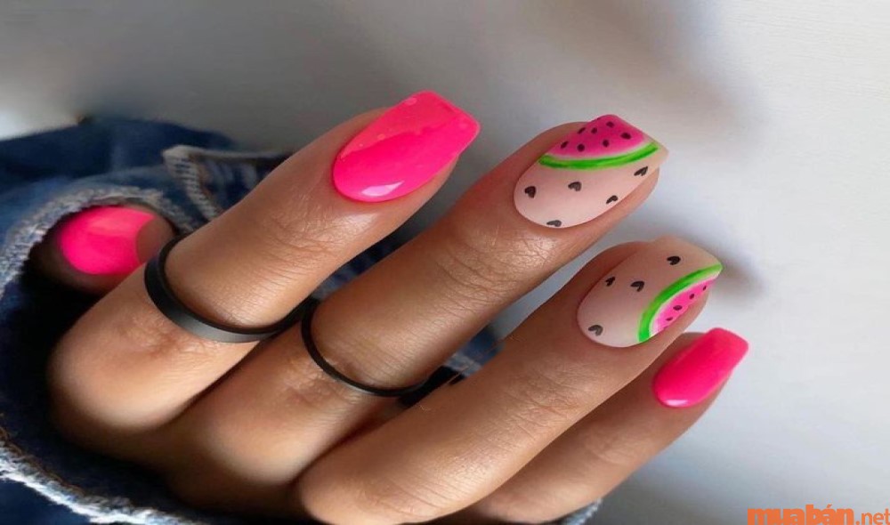 Mẫu nail tay họa tiết dưa hấu hồng tinh tế, thời thượng kiểu 1