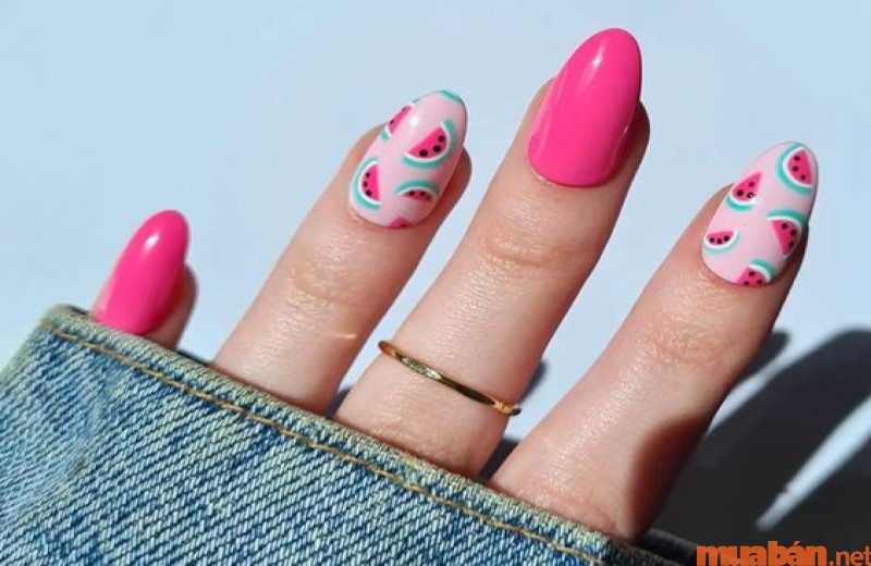 Mẫu nail tay họa tiết dưa hấu hồng tinh tế, thời thượng kiểu 3