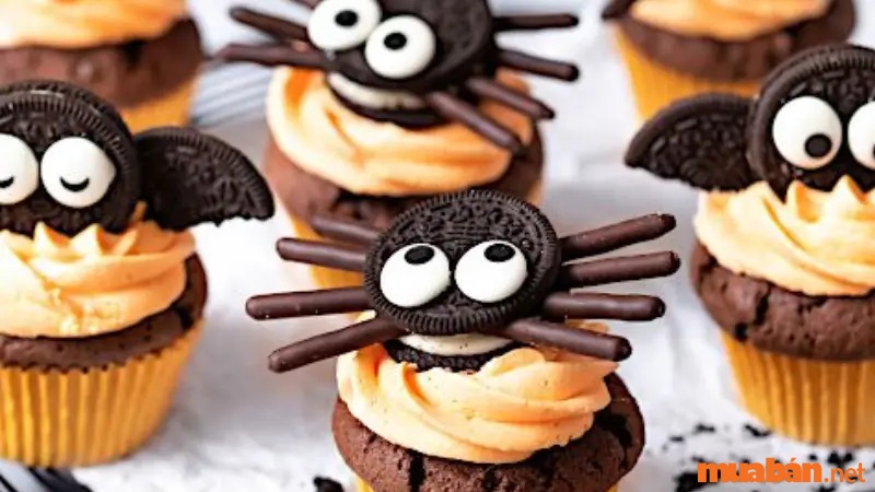 Ý tưởng trang trí bánh muffin tạo hình Halloween