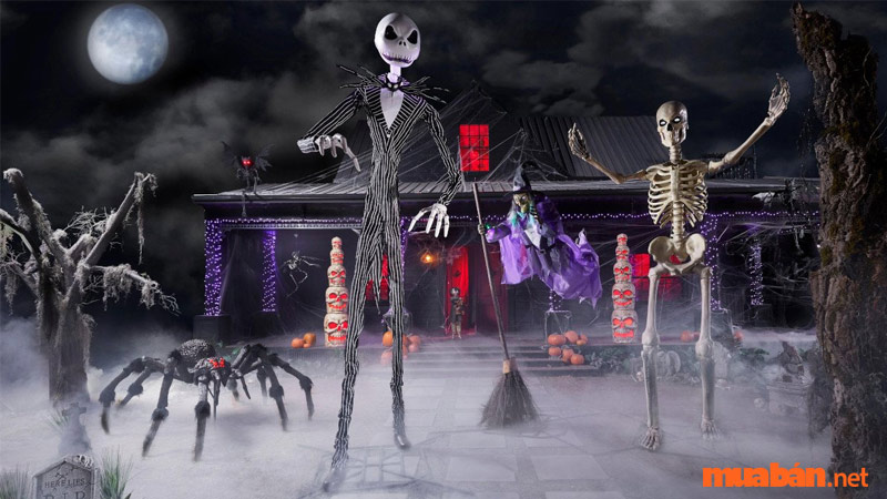 Những bộ xương giả khổng lồ sẽ tạo không khí ma quái cho sân khấu Halloween