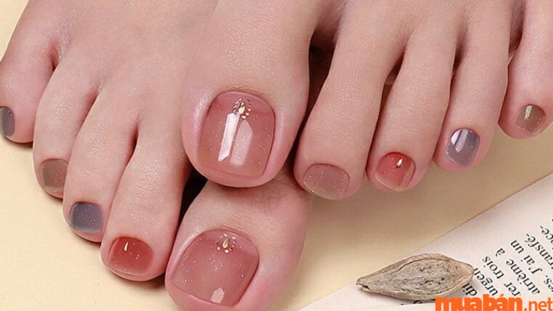 Top 12 những mẫu nail chân đẹp nhẹ nhàng cho cô nàng nữ tính