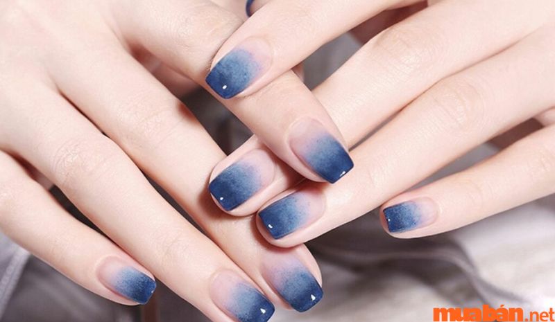 Mẫu nail sơn thạch đẹp có màu xanh dương thẫm