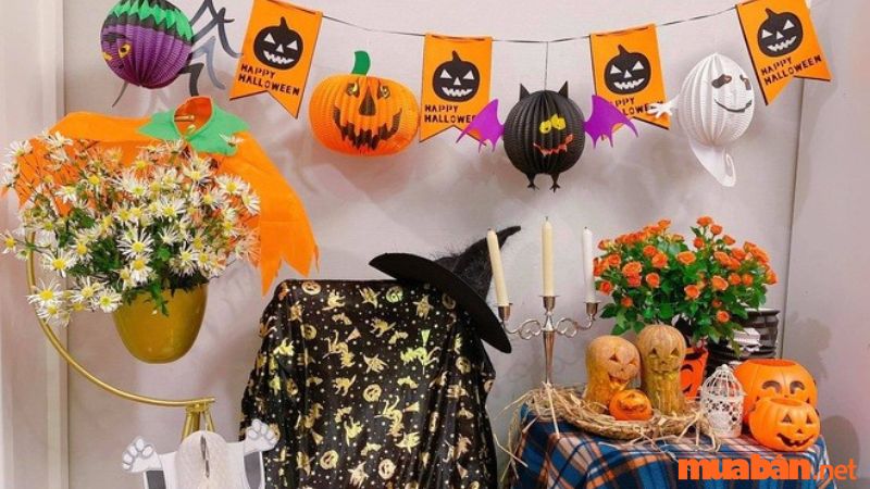 Trang trí Halloween mầm non bằng quả bí ngô giả 2