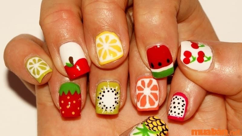 Mẫu nail hoạt hình với hình vẽ trái cây tươi mát cho ngày hè