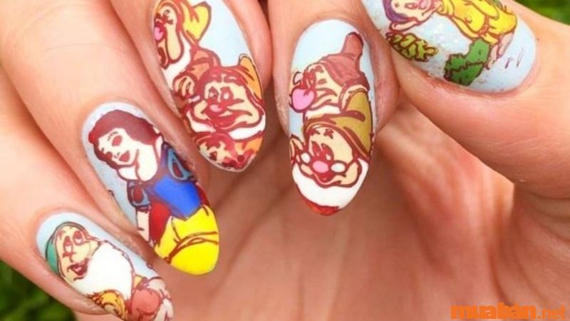 Mẫu nail hoạt hình nàng Bạch Tuyết và 7 chú lùn form móng dài ấn tượng