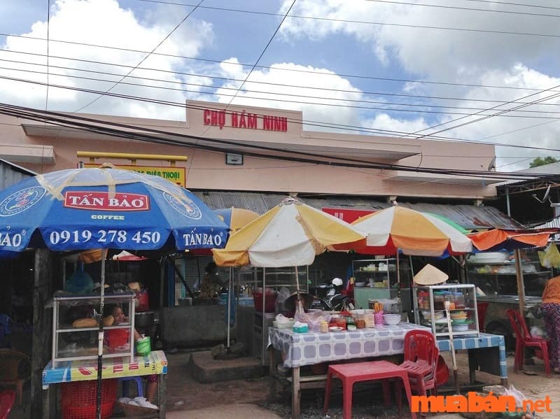 Chợ Hàm Ninh - khu chợ Phú Quốc có lối kiến trúc cổ xưa