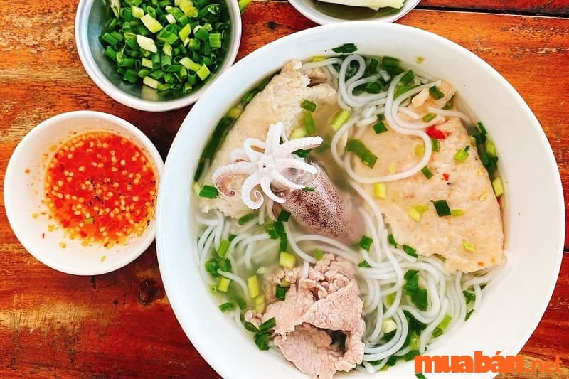 Món bún quậy nổi tiếng tại chợ An Thới