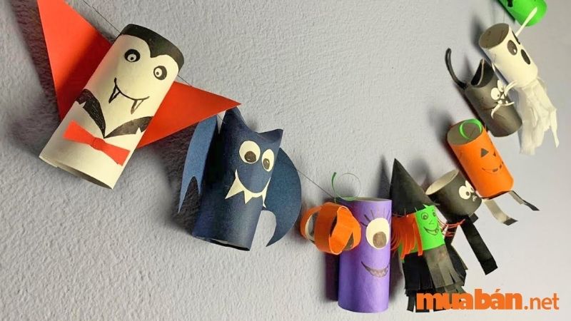 Tận dụng phần lõi bỏ đi của giấy vệ sinh để trang trí Halloween