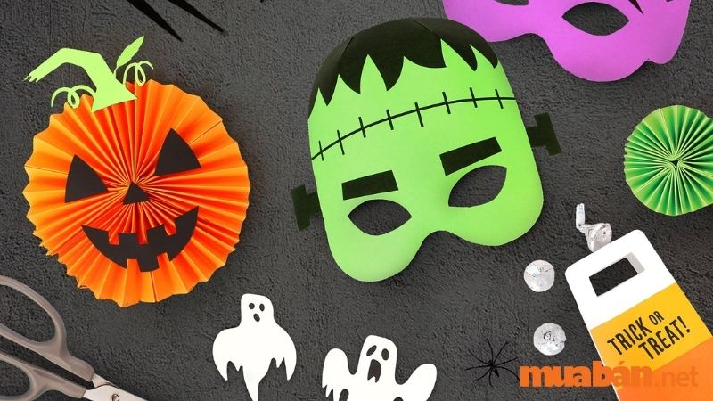 Mặt nạ trang trí Halloween bằng giấy nhiều màu sắc