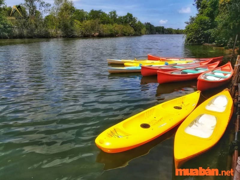 Có thể đăng ký tour chèo Kayak theo sông Cửa Cạn Phú Quốc