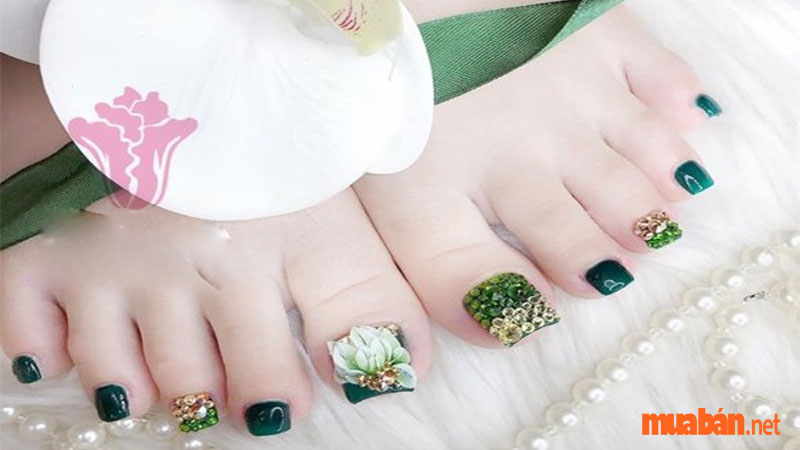 Đắp hoa bột nổi trên móng chân thật là 1 kỹ thuật không quá xa lạ đối với người yêu nail và thợ nail - Nguồn: Tin Học Vui