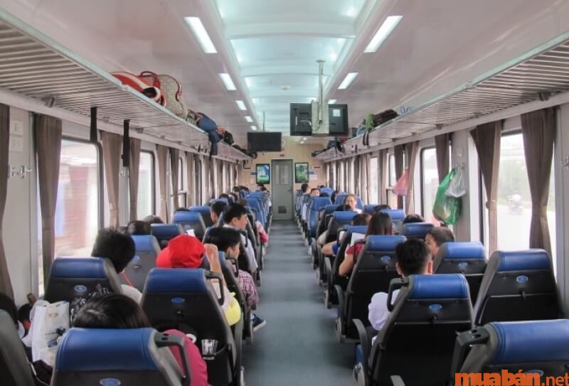 Toa ghế mềm điều hòa khi mua vé tàu Hà Nội Nha Trang của tàu SE9