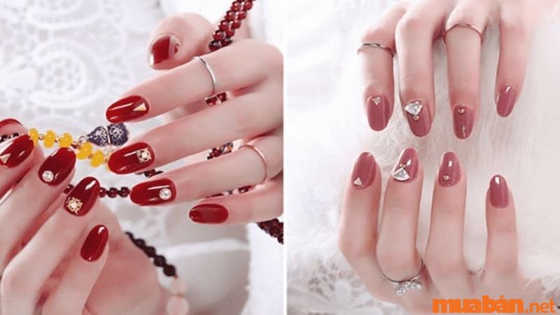 Mẫu nail cô dâu đính kim loại đơn giản nhưng nổi bật (Nguồn: zicxa.com)