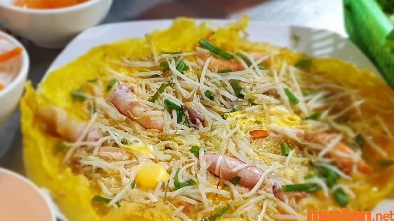 Bánh xèo tôm mực Nha Trang