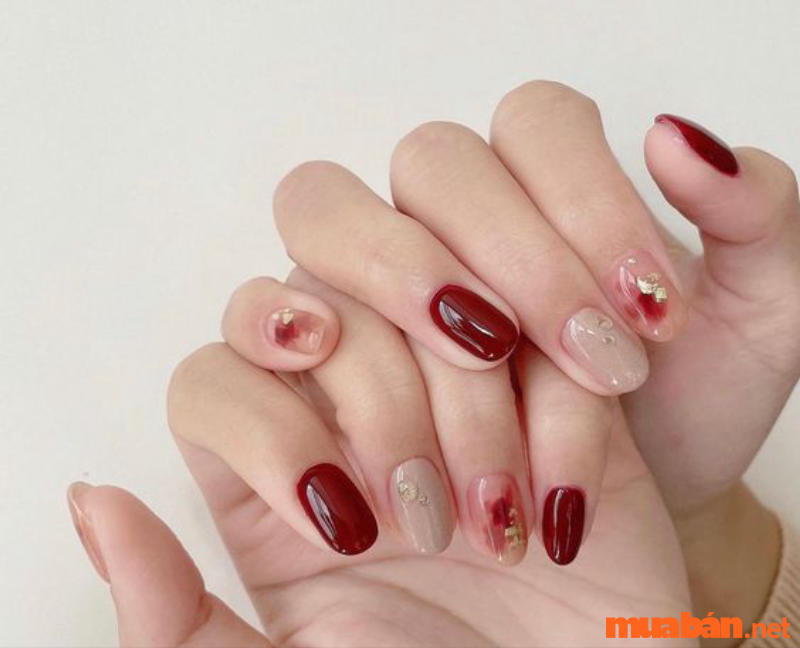 Mẫu nail màu đỏ rượu ombre lòng đào kết hợp phối màu