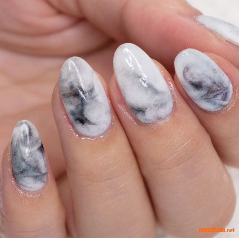 Mẫu nail đơn giản nhẹ nhàng cho các cô nàng công sở (màu đá marble)