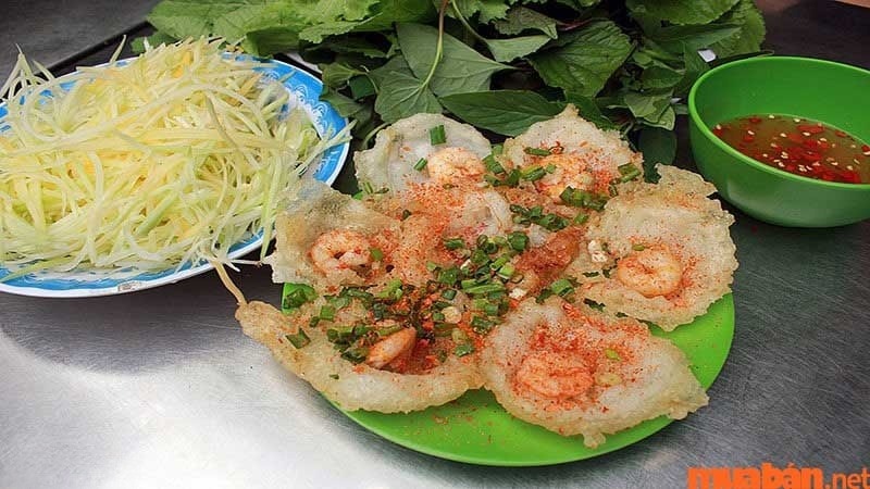 Ăn gì ở Vũng Tàu - Bánh khọt Bà Tám