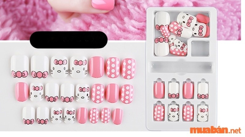Mẫu nail box hình Hello Kitty