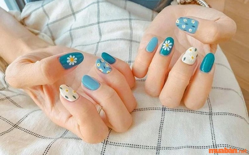 Mẫu nail sang chảnh đi du lịch