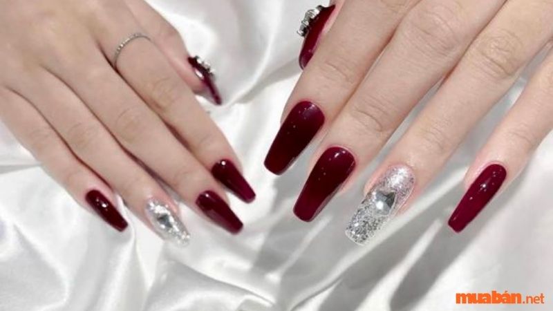 Mẫu nail đỏ đính đá 1