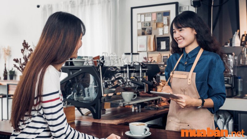 Nhân viên phục vụ quán cafe cần có kỹ năng giao tiếp tốt