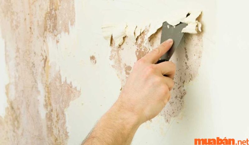 Vệ sinh bề mặt sơn là bước đầu của quy trình sơn nhà