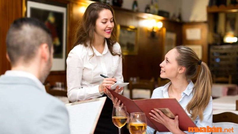Nhân viên phục vụ nhà hàng là gì