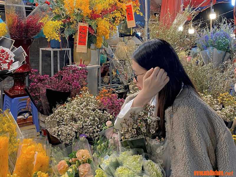 Check in ảnh Tết tại khu chợ hoa Hồ Thị Kỷ