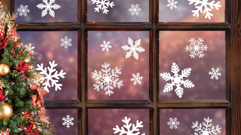 Trang trí khung cửa sổ đơn giản ngày lễ giáng sinh