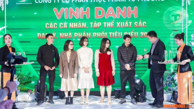 Phần vinh danh và trao thưởng cho các tập thể, cá nhân