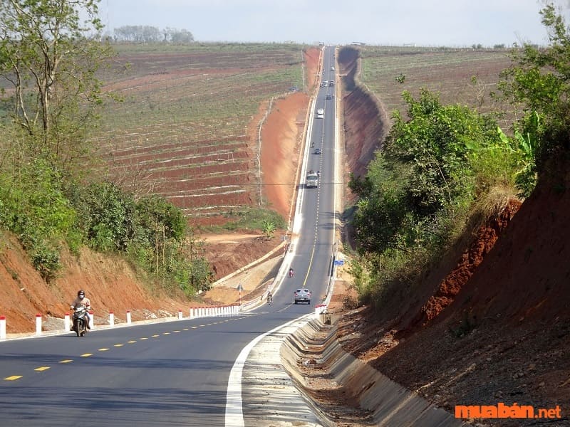 Đường mòn Hồ Chí Minh có chiều dài từ huyện Tân Kỳ (Nghệ An) vào Bình Phước dài 1.375km