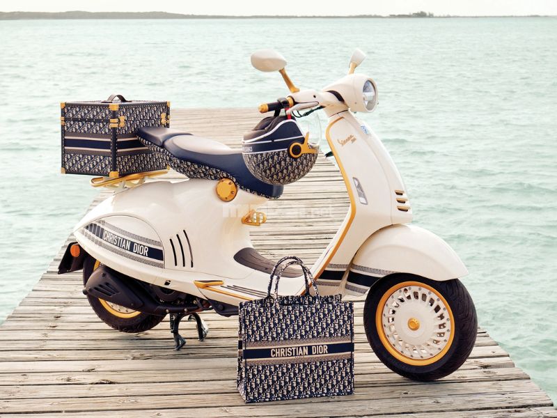 Vespa 946 Christian Dior