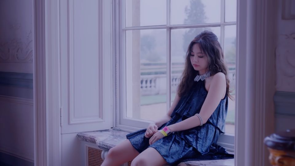 Hình nền Jennie BlackPink trong MV Solo