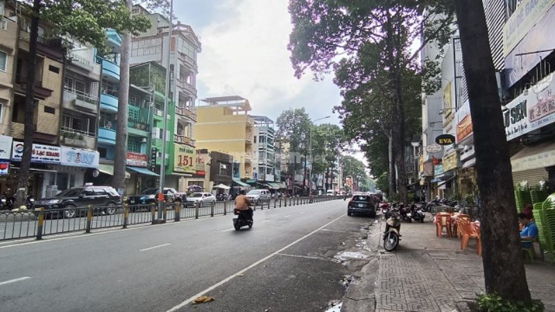 Lê Hồng Phong, Quận 5 là một trong những tuyến đường lớn nằm ngay vị trí đắc địa