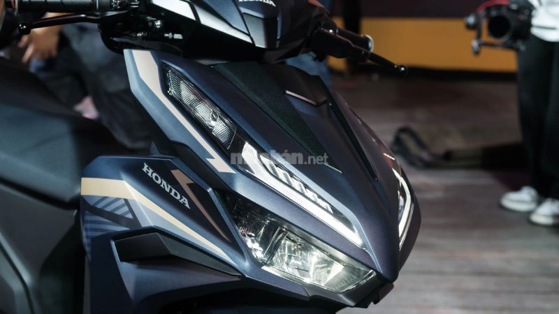 Honda đã tích hợp Hệ thống đèn LED vào dòng xe tay ga Vario 125 đời 2018