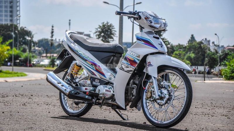 Sirius 50cc độ full dàn áo trắng