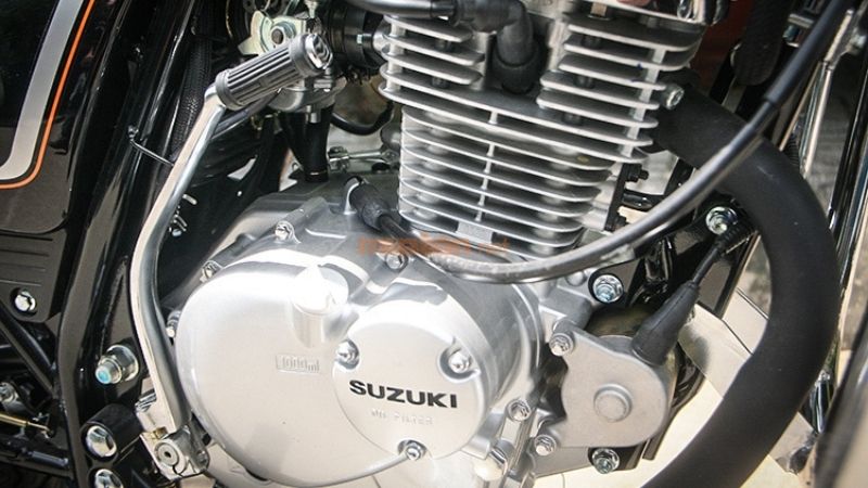 Động cơ Suzuki GN125 mang lại khả năng vận hành mạnh mẽ